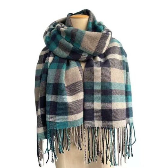 hildie & jo Holiday Blue Plaid Blanket Scarf 82in x 28in - Picture 2 of 5